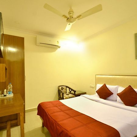 Oyo 5190 Hotel Golden Inn Chandīgarh Extérieur photo