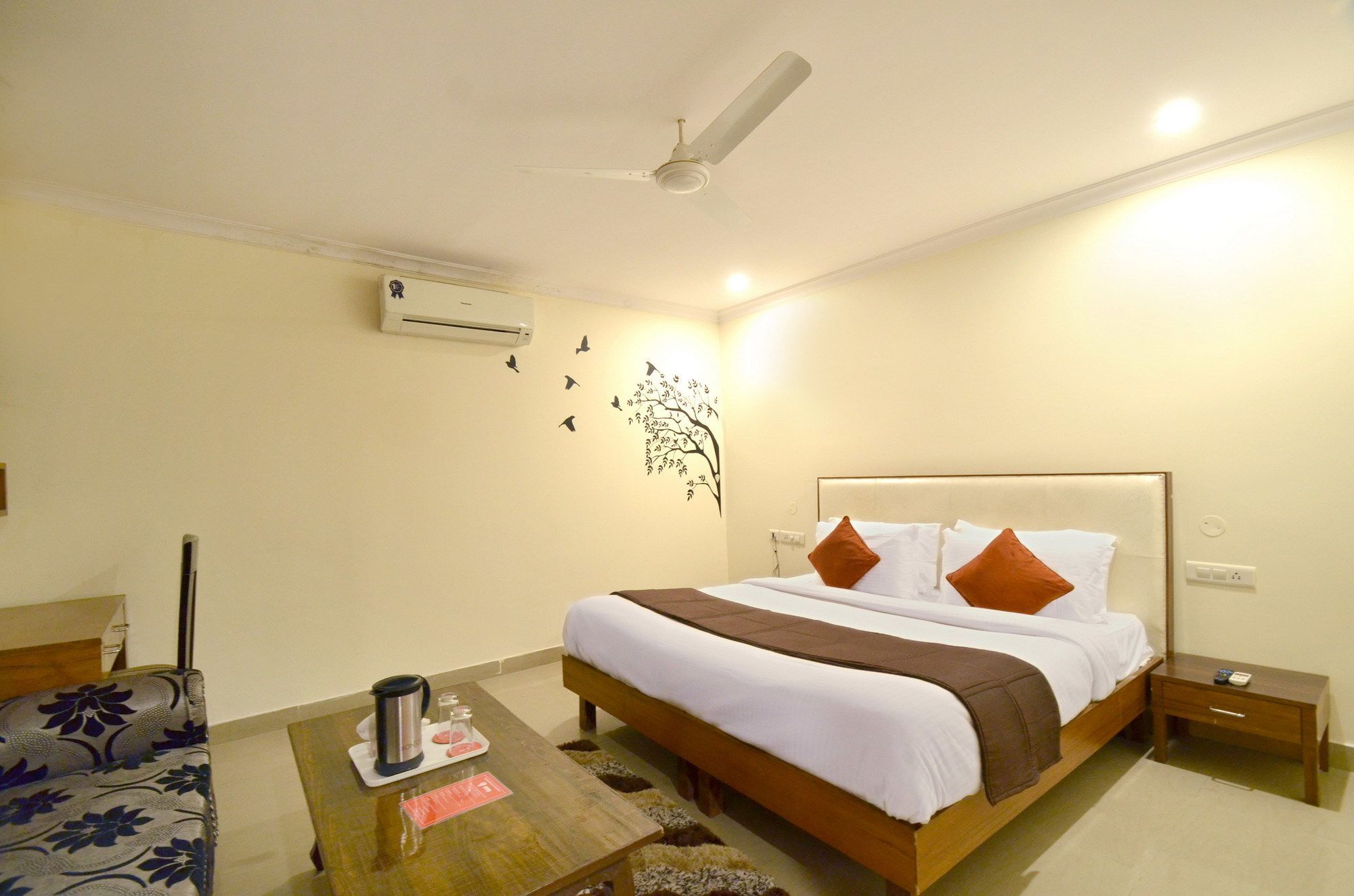 Oyo 5190 Hotel Golden Inn Chandīgarh Extérieur photo